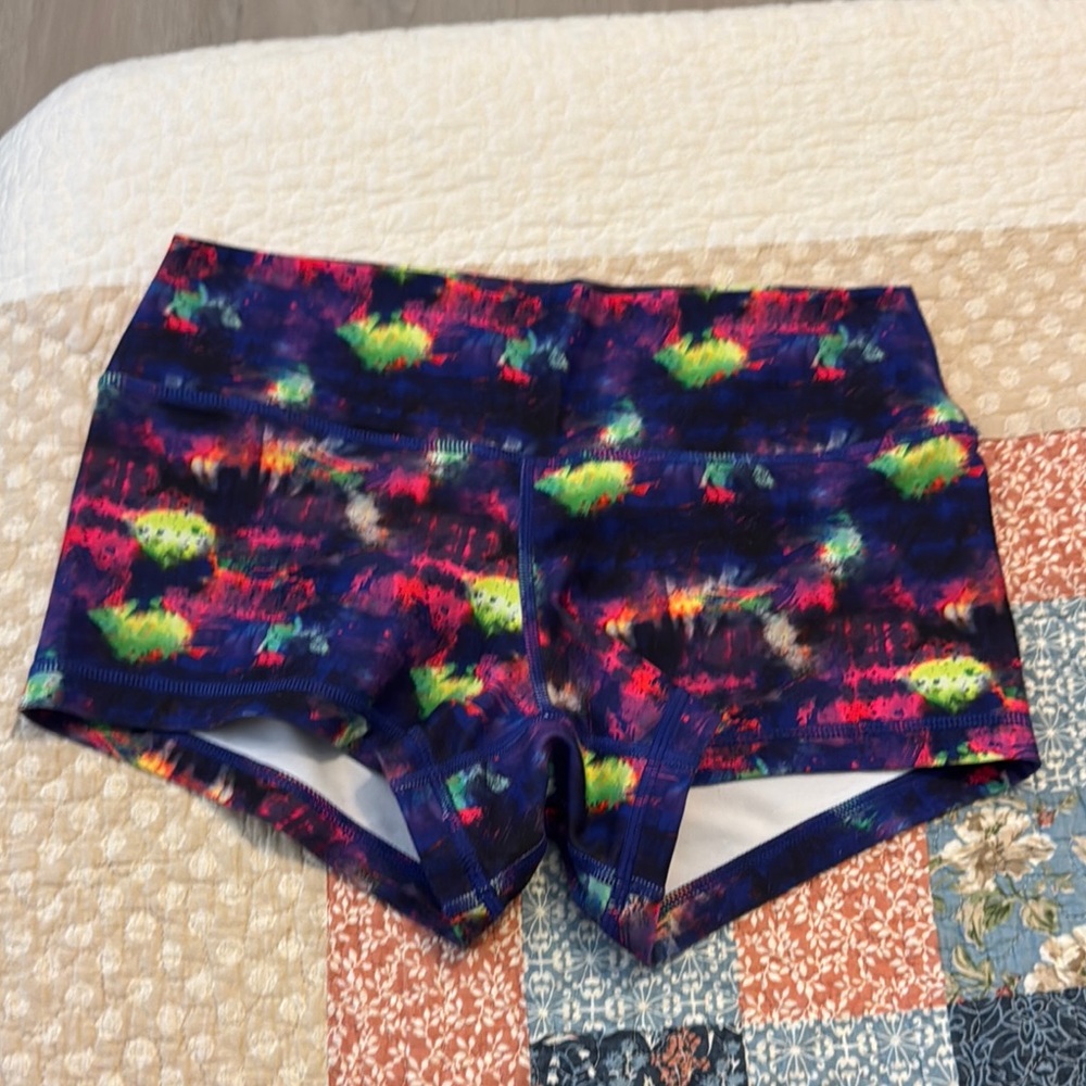 Peach Athletic Peachy Fit Shorts Size Small